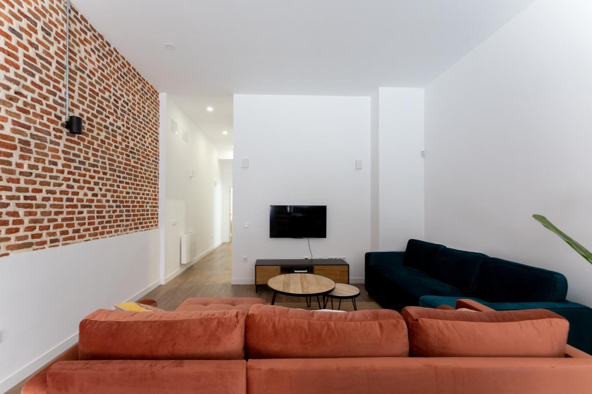 Luxe Apartment Madrid North — Photos 1